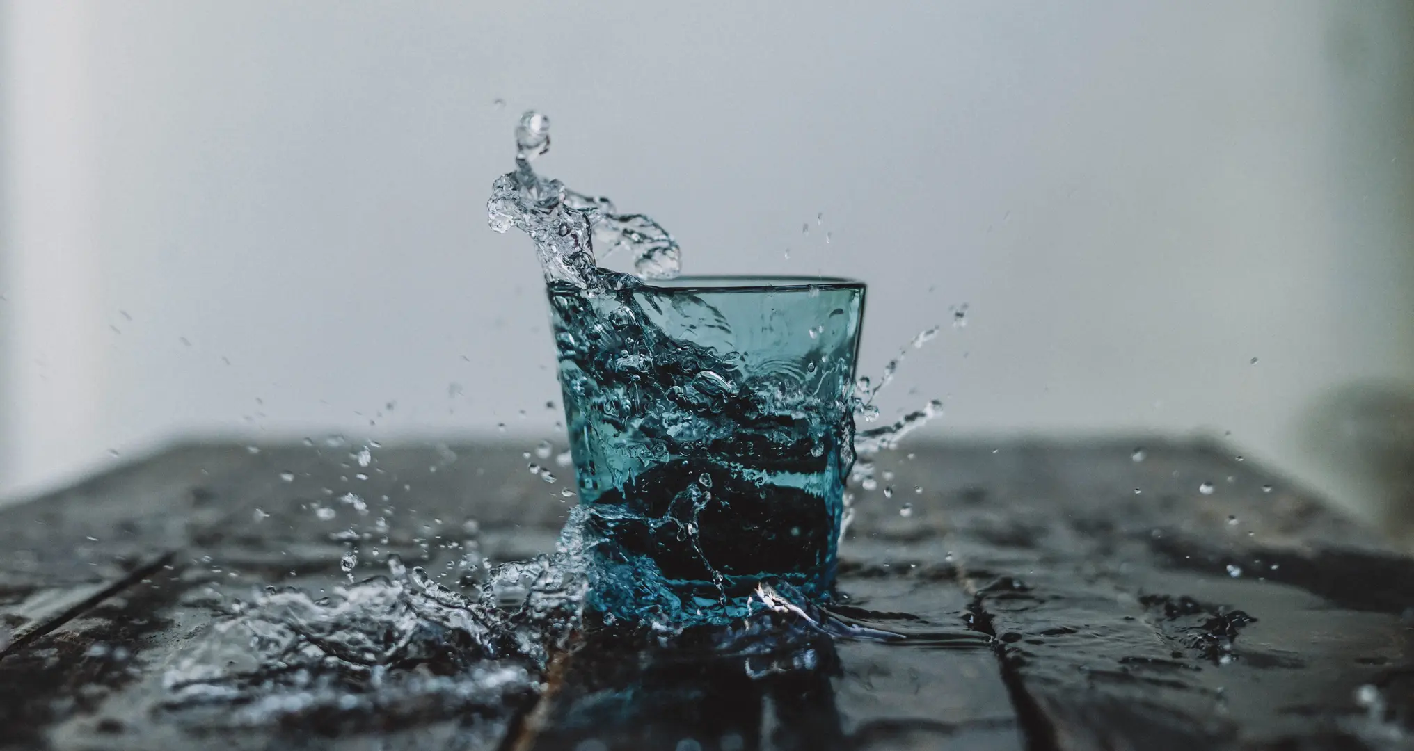 Water splashing in a glass